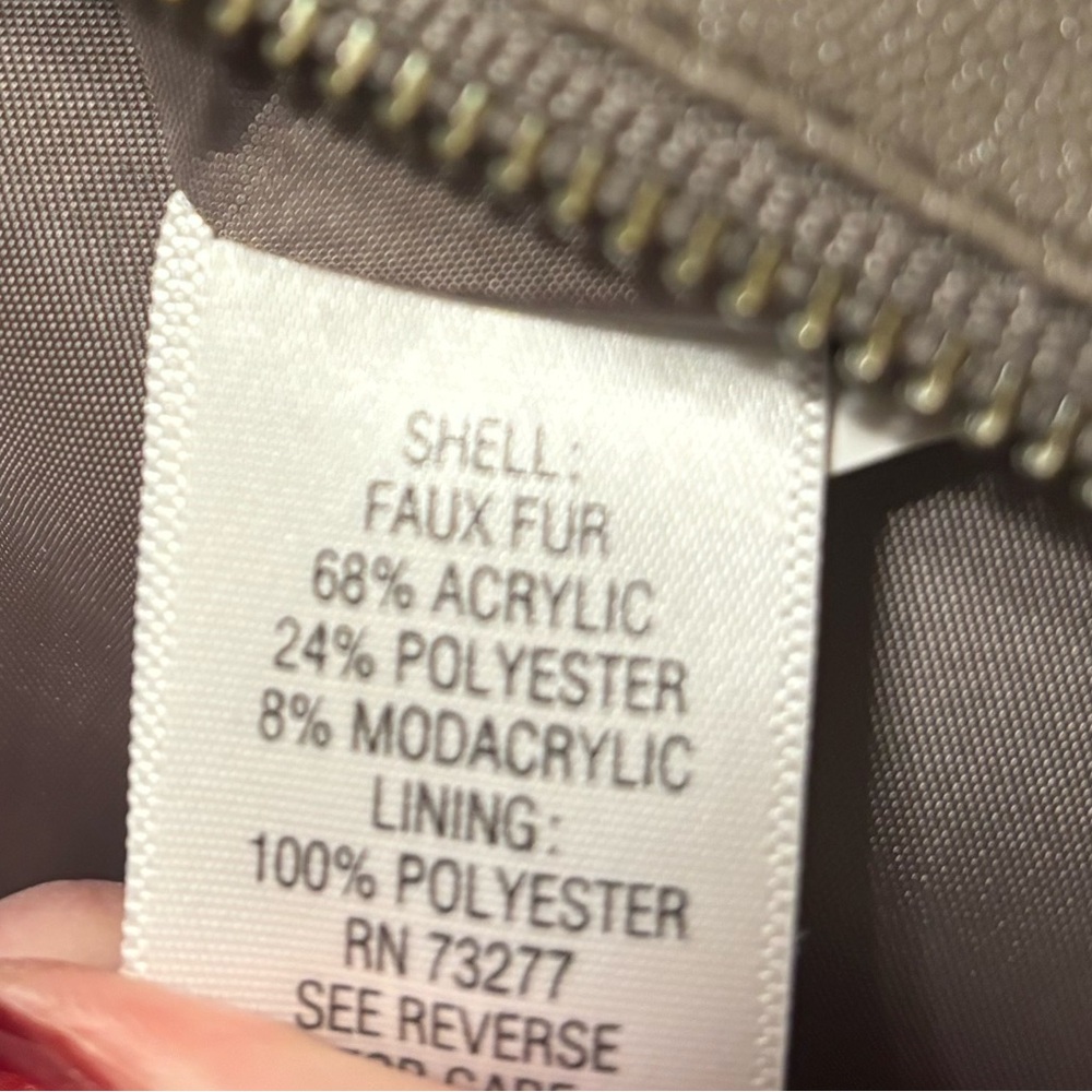 Elle Faux Fur Vest - Picture 4 of 4